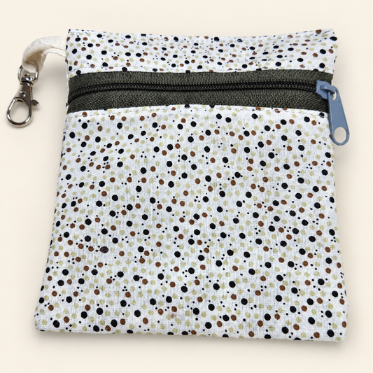 Handmade Flat Zipper Pouch – Brown Stars / Brown Zipper / Green Pull