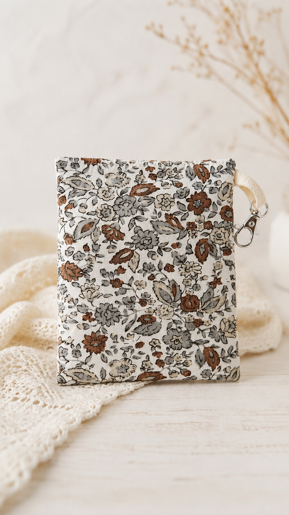 Handmade Flat Zipper Pouch – Vintage Cream Floral / Pink Zipper / Blue Pull
