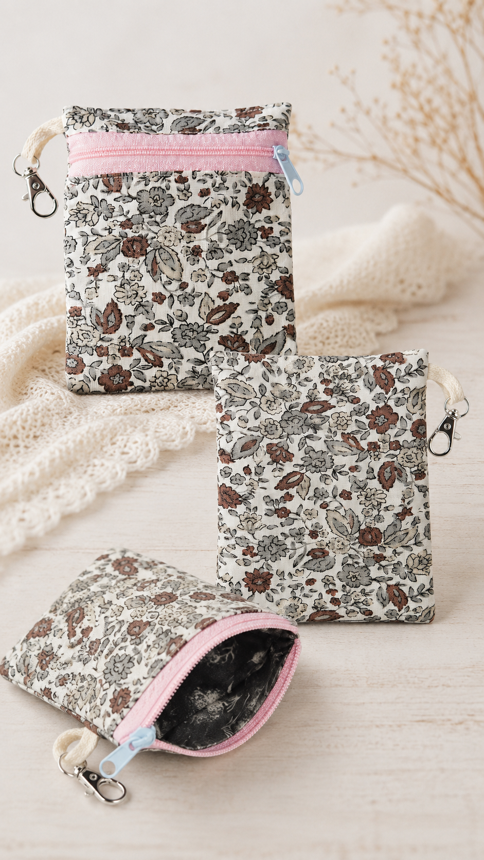 Handmade Flat Zipper Pouch – Vintage Cream Floral / Pink Zipper / Blue Pull